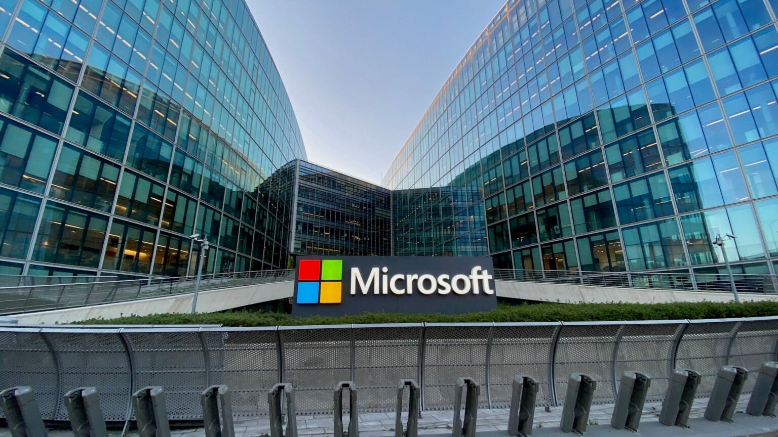 Microsoft Eliminates AI Ethics and Society Team
