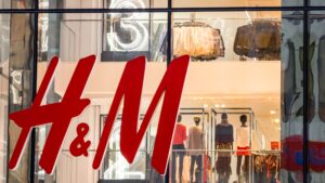 H&M Offers Customized Clothing via AI Integration
