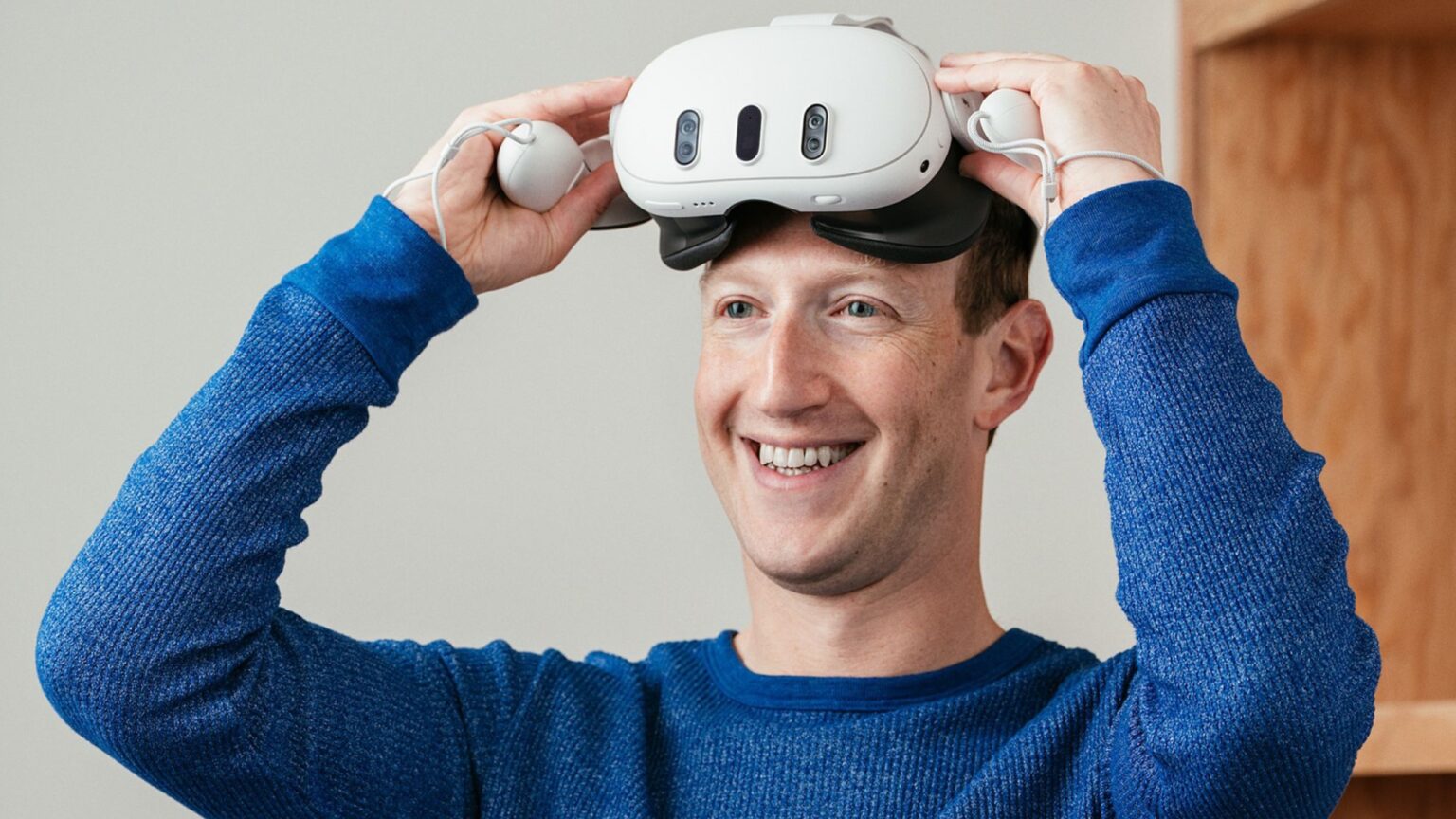 Zuckerberg Reviews Apple’s Vision Pro, Says Meta's Quest 3 is 'So Much Better' 